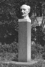 Monument to A.F.Ioffe.