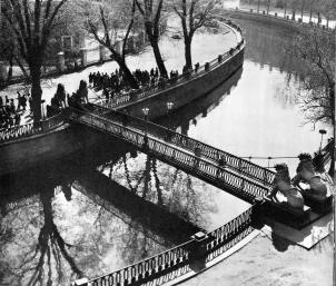 Львиный мост через канал Грибоедова.