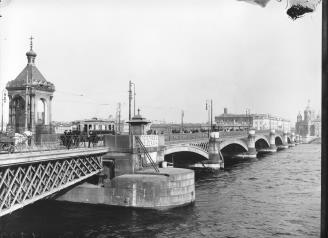 Nikolaevsky Bridge over the Bolshaya Neva River. Photo, 1903.