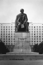Памятник Н.Г. Чернышевскому. 1947. Скульптор В.В. Лишев