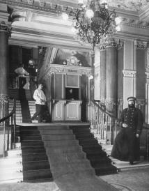 Бани братьев Егоровых. Вестибюль. Фото 1914