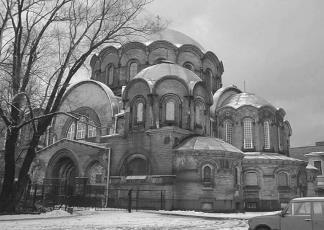 Церковь Казанской иконы Божией Матери на Новодевичьем кладбище.
