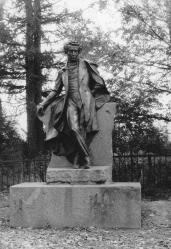 Памятник А.С. Пушкину. 1938. Скульптор Л.А. Бернштам