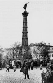 Glory Column on Izmaylovsky Avenue. Photo, late 19th century