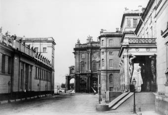 Millionnaya Street at the Dvortsovaya Square. Photo, the late 19th century.
