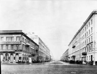 Bolshaya Konyushennaya Street. Photo, 1910s.