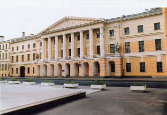 Командный корпус Военно-инженерного университета на Шпалерной улице. Цвет. фото
