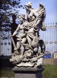 Скульптурная группа "Ништадтский мир (Мир и изобилие)" в Летнем саду.