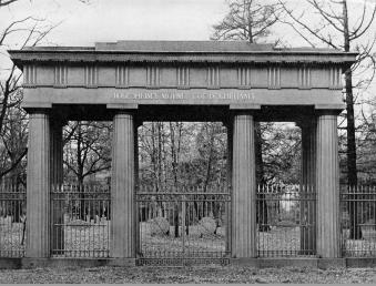 Gate To my Dear War Companions in Tsarskoe Selo.