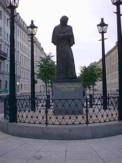 Monument to N.V.Gogol on Malaya Konyushennaya Street.