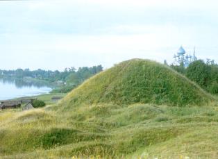 Old Ladoga. A burial mound on the bank of the Volkhov River.