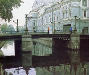 Torgovy Bridge across Kryukov Canal.
