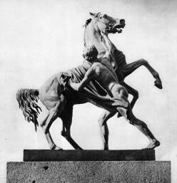 П. К. Клодт. Скульптурная группа "Укрощение коня" на Аничковом мосту.