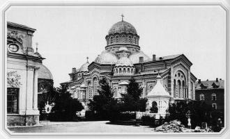 Holy Resurrection Cathedral of Troitse-Serghieva Hermitage. Photo by Krasnokutsky. 1870s.