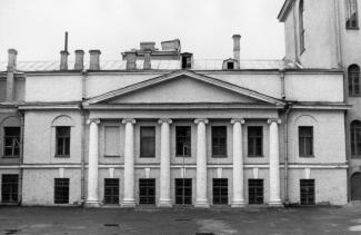 Церковный флигель 3-й гимназии. Фото 1980-х гг.