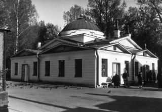 Никольская церковь на Большеохтинском кладбище. Фото 1980-х гг.