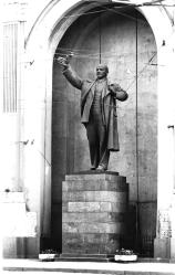 Памятник В.И. Ленину. 1949. Скульптор Н.В. Томский