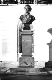 Памятник А.С. Пушкину. 1999. Скульптор И.Н. Шредер