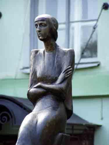 Памятник Ахматовой. Фото с сайта http://www.gmgs.spb.ru/