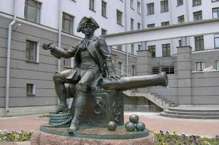Памятник Василию. Фото В. Лурье с сайта http://www.petrograph.ru/