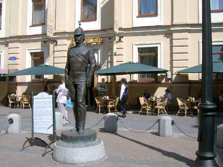 Памятник Городовому. Фото В. Ф. Лурье с сайта http://www.petrograph.ru/