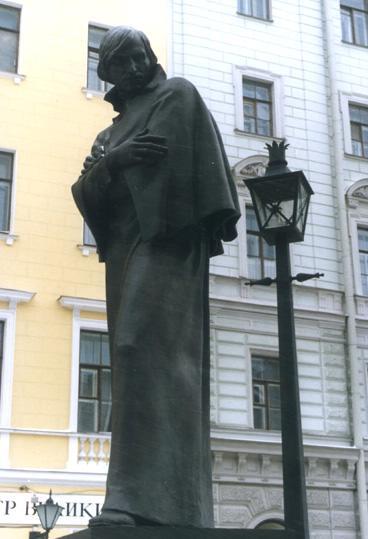 Памятник Н.В. Гоголю. Фото А.В. Корякова с сайта ww.freelines.ru/