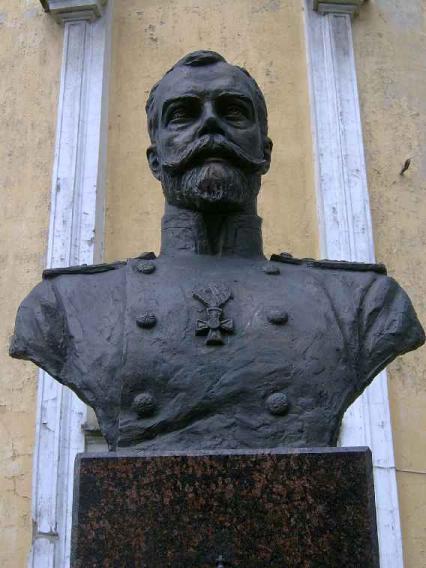 Памятник Николаю II. Фото В. Лурье с сайта http://www.petrograph.ru/