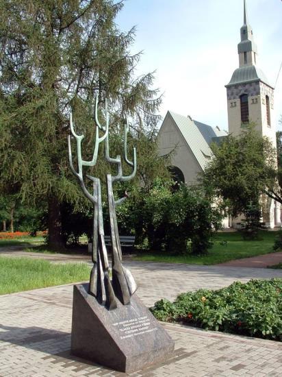 Памятник Всем жертвам советско-финской войны 1939-1940 гг. Фото с сайта http://terijoki.spb.ru/
