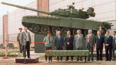 Танк Т-80. Фото с сайта www.npo-sm.ru