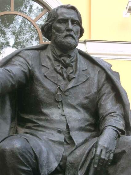 Памятник И. С. Тургеневу. Фото В. Ф. Лурье с сайта http://www.petrograph.ru/