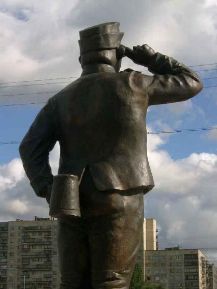 Памятник Швейку. Вид сзади. Фото В. Ф. Лурье с сайта http://www.petrograph.ru/