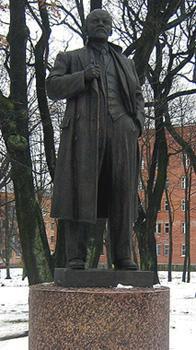 Памятник В. И. Ленину в Пушкине. Фото с сайта http://rksmb.ru/get.php?1375