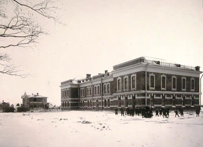 Здание Мариинской школы глухонемых детей в дер. Мурзинка. 1900-е. ЦГАКФФД