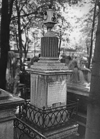 Gravestone of I.Ye. Starov.