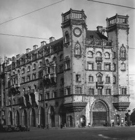 House with Towers on Leo Tolstoy Square.