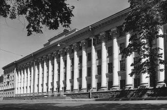 Building of the 2nd cadet corps on Krasnogo Kursanta Street.
