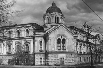 Николаевская мужская классическая гимназия в Царском Селе (Набережная ул., 12).