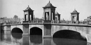 Staro-Kalinkin Bridge over the Fontanka River.