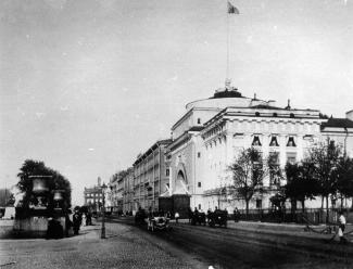 Admiralteiskaya Embankment. Photo, 1916.