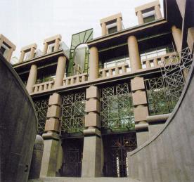 Building of the Savings Bank (5 Furshtatskaya Street).