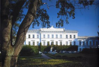 Building of the Academy of Forest Resources.