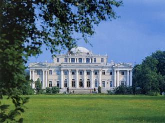 Elagin Palace from the side of Maslyany Meadow.