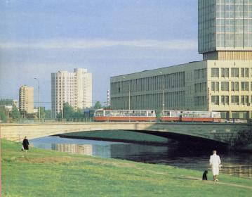 Komarovsky Bridge across the Bolshaya Okhta River.