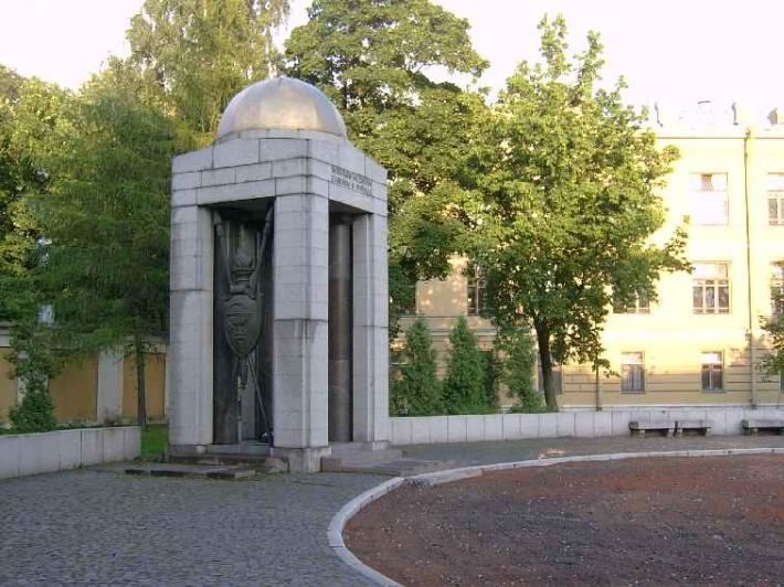 Военным медикам. Фото В. Лурье с сайта http://www.petrograph.ru/