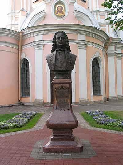Памятник Ф. Головину. Фото с сайта http://thimble.h11.ru/