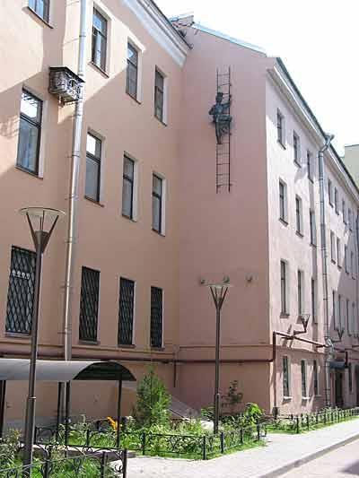 Памятник трубочисту. Фото И. Сотниковой с сайта http://thimble.h11.ru/