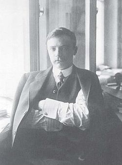 Изображение с сайта: https://ru.wikipedia.org/wiki/%D0%A0%D1%83%D0%B4%D0%B5%D0%BD%D0%BA%D0%BE,_%D0%A1%D0%B5%D1%80%D0%B3%D0%B5%D0%B9_%D0%98%D0%B2%D0%B0%D0%BD%D0%BE%D0%B2%D0%B8%D1%87
03.03.2016